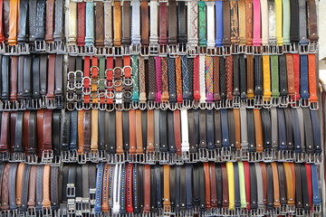 Ceintures de cuir au marché de Florence