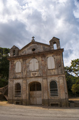 Fototapeta na wymiar Corsica, 03/09/2017: la Cappella di Santa Lucia, una piccola chiesa cattolica nel cuore del Capo Corso