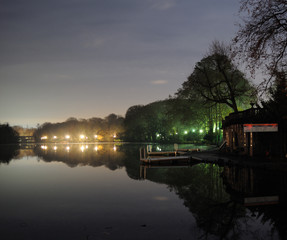 Fototapeta premium Le lac la nuit