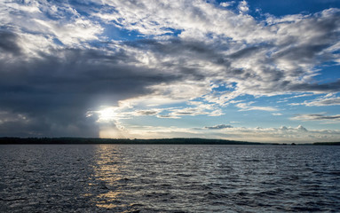 Obraz premium Swedish summer lake scenery before the rain