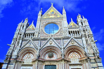Naklejka premium Siena Cathedral against a clear sky