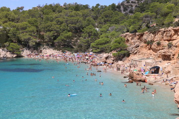 bella vista di una spiaggia a Ibiza