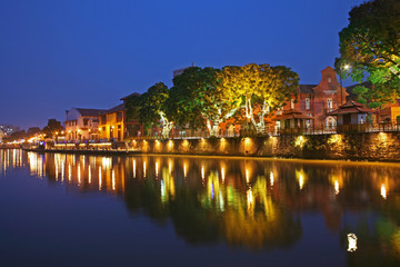 Naklejka premium Elegant beautiful riverside views at dusk in Malacca, the UNESCO World Heritage Site, Malaysia