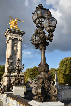 Réverbère du pont Alexandre III à Paris, France
