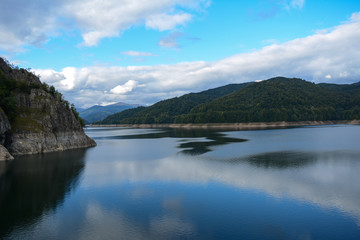 Naklejka na ściany i meble The Vidraru lake and dam in Romania 