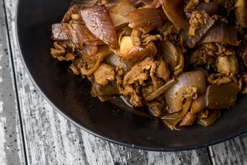 Fried mutton with onion
