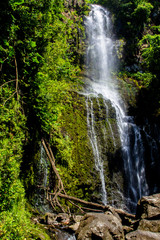 Wasserfall nahe Hana auf Maui, Hawaii, USA.