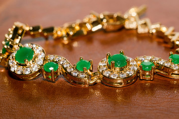 Golden Bracelet with Emerald