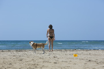 Strandleben mit Haustier