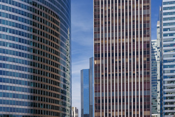 Obraz premium Architecture urbaine dans le quartier de la défense
