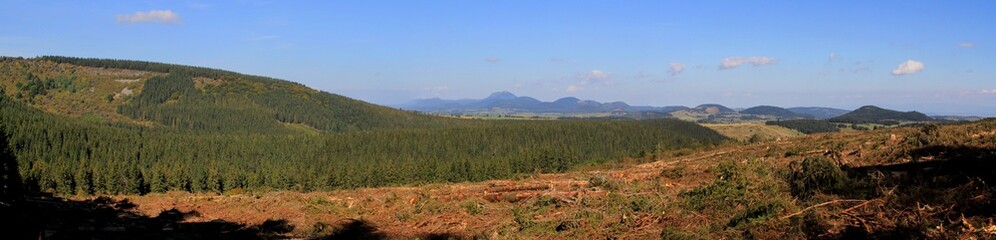 chaîne des puys vue depuis le puy de Védrine