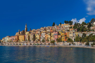 Obraz premium Miasto Menton we Francji