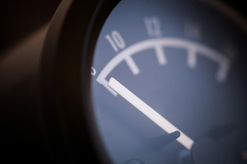 Analog car volt meter