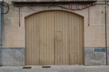 Altes Tor einer Garage
