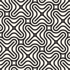 Obraz premium Vector Seamless Black And White Lines Pattern Abstract Background. Cross Shapes Geometric Tiling Ornament.