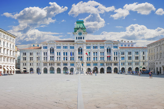 Fototapeta The most important square in Trieste called "Piazza Unità d'Italia" (it means "Square of the Unity of Italy") - (Europe - italy -Trieste) - People are not recognizzable.