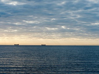 Obraz premium Ships on sunset