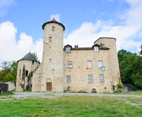Fototapeta na wymiar laroquebrou cantal medieval castle