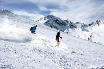 Fototapeta na wymiar winter skier 