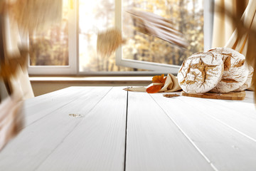 bread and window 
