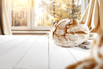 bread and window 