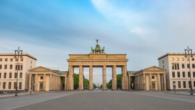 Berlin city skyline timelapse at Brandenburg Gate (Brandenburger Tor), Berlin, Germany, 4K Time lapse