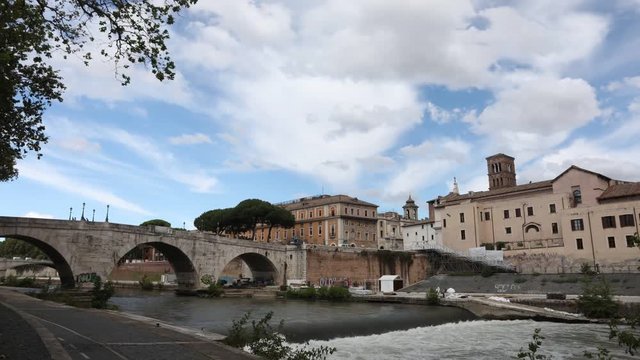 isola tiberina tevere roma