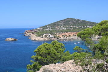 Fototapeta na wymiar Bella vista delle spiagge di Ibiza. Spagna