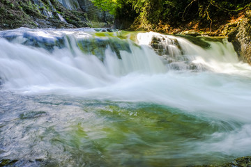 Fototapeta na wymiar 四万の甌穴の滝