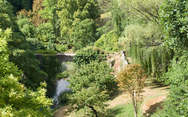 Fototapeta premium Pont en pierre à Moustiers sainte marie