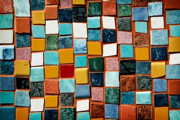 Crédence de cuisine en verre imprimé Mosaïque mosaïque avec carreaux de couleur sur un mur