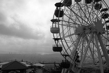Panoramic wheel in black and white