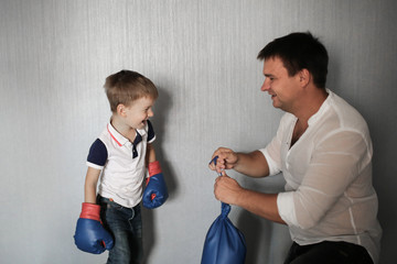 Dad coaches the son of  boxer, lifestyle interior