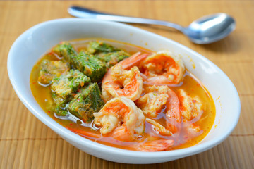 Hot & Sour Curry with Shrimps and Acacia Omelette