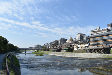 四条大橋の下から南を見る