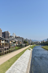 松原橋から見た納涼床