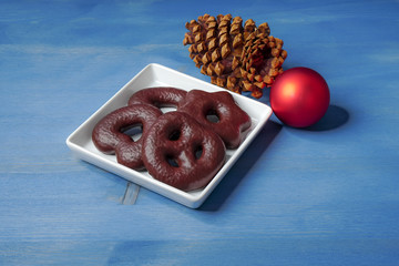 Lebkuchen und Weihnachtsdekoration