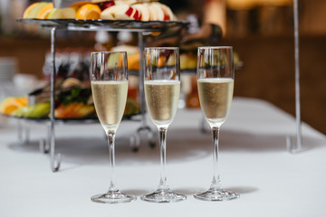 full glasses of champagne