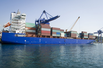 large container vessel unloaded in port of istanbul haydarpasa