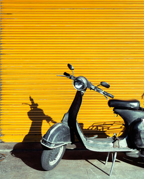 Vespa Yellow Images – Browse 21,334 Stock Photos, Vectors, and Video |  Adobe Stock