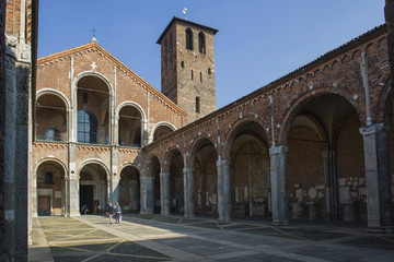 Fototapeta na wymiar Milan; S.Ambrogio,Basilica.