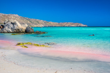 Fototapeta na wymiar Tropical sandy beach with turquoise water, in Elafonisi, Crete