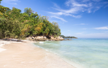 Fototapeta na wymiar A beautiful beach in Kota Kinabalu