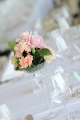 披露宴のテーブル