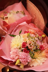 お祝いの花束