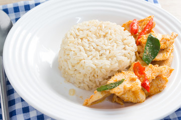 stir fried chicken whit basil on rice