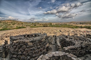 Nuraghe di Barumini. Capanne nuragiche