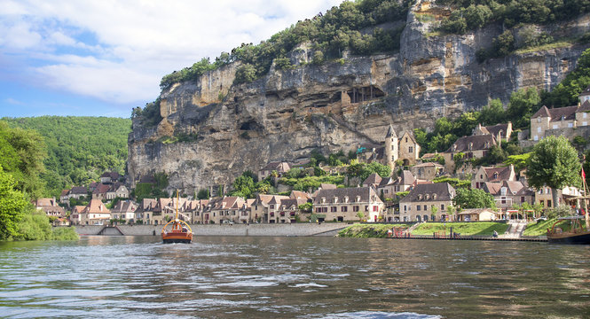 「Gageac」の画像 1,857 件の Stock 写真、ベクターおよびビデオ Adobe Stock