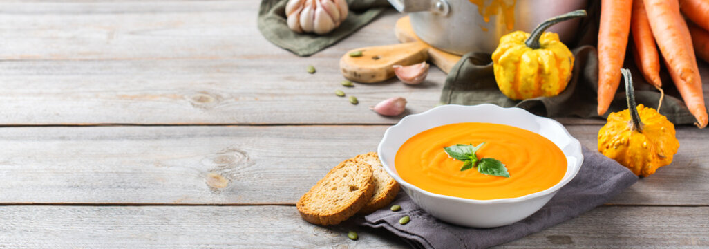 Fall Autumn Roasted Orange Pumpkin Carrot Soup With Garlic