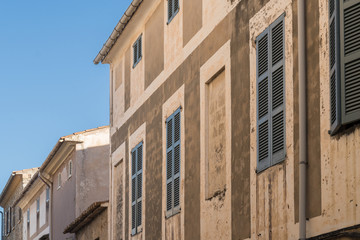 Fototapeta na wymiar Mediterrane Fassade eines Hauses